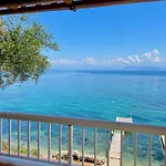 Vakantiehuis Kohyli Beachfront House