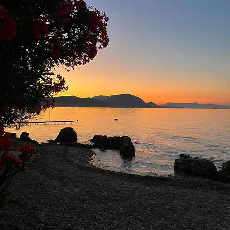 Kohyli Beachfront House *