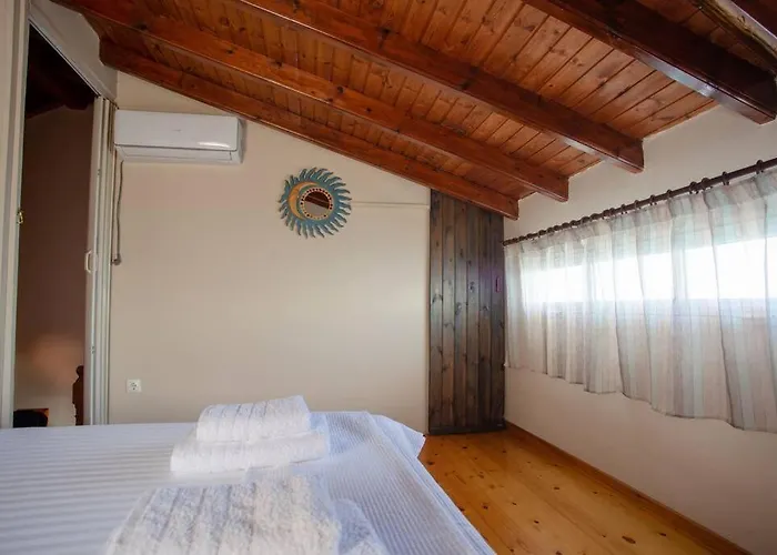 Kohyli Beachfront House בית נופש *