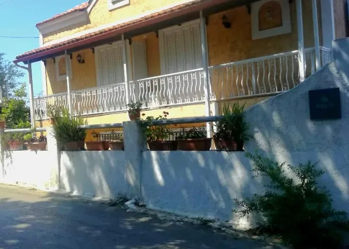 Kohyli Beachfront House בית נופש Agia Pelagia Chlomou