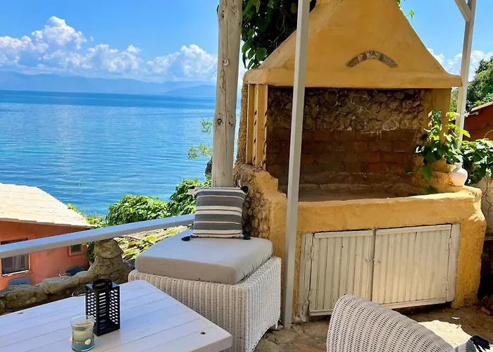 Kohyli Beachfront House * Agia Pelagia Chlomou