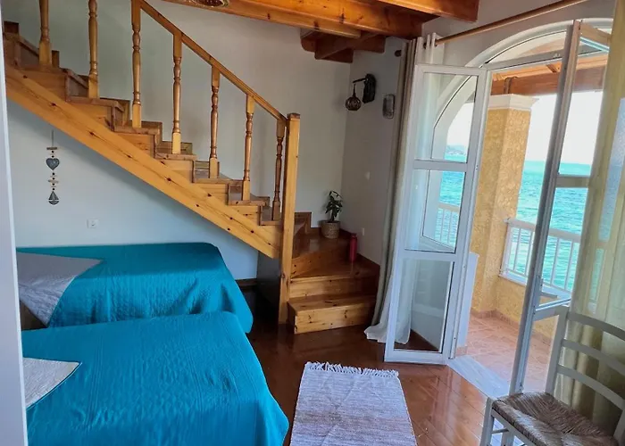 Kohyli Beachfront House * Agia Pelagia Chlomou