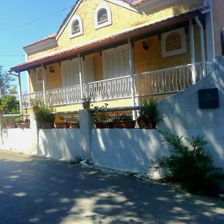 Kohyli Beachfront House בית נופש Agia Pelagia Chlomou