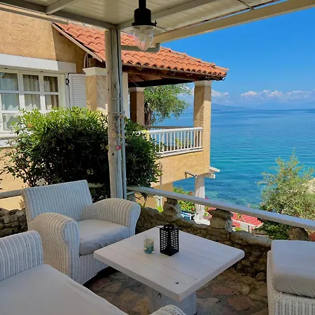 Kohyli Beachfront House 펜션