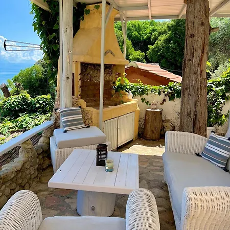 בית נופש Kohyli Beachfront House *