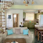 Prázdninový dům Kohyli Beachfront House