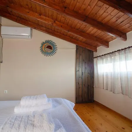 Kohyli Beachfront House Дом отдыха *