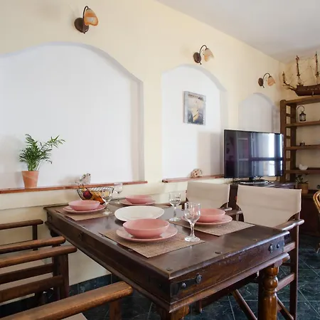 Kohyli Beachfront House Holiday home *