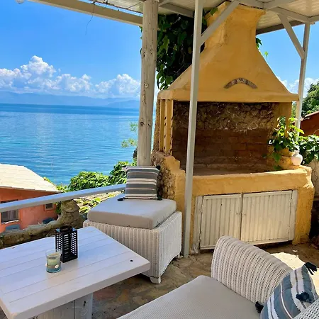Kohyli Beachfront House * Agia Pelagia Chlomou