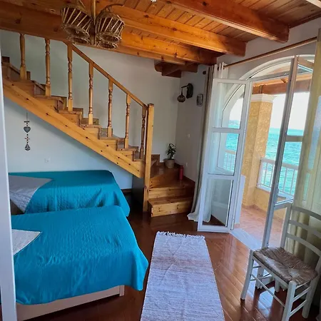 Kohyli Beachfront House * Agia Pelagia Chlomou
